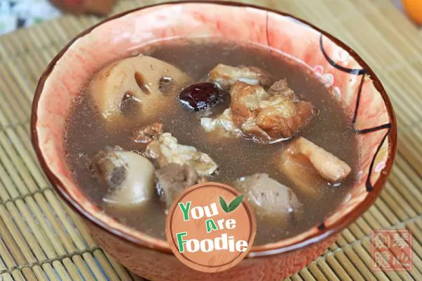 Lotus root pork bone soup