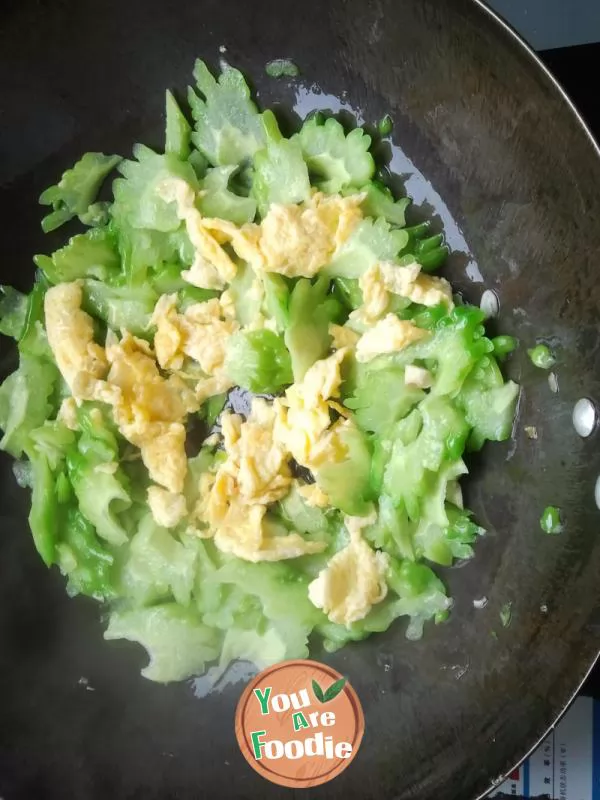 Bitter gourd scrambled eggs