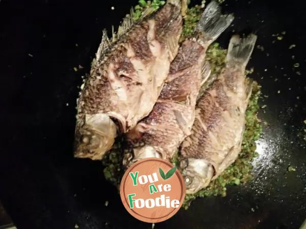 Spiced crucian carp