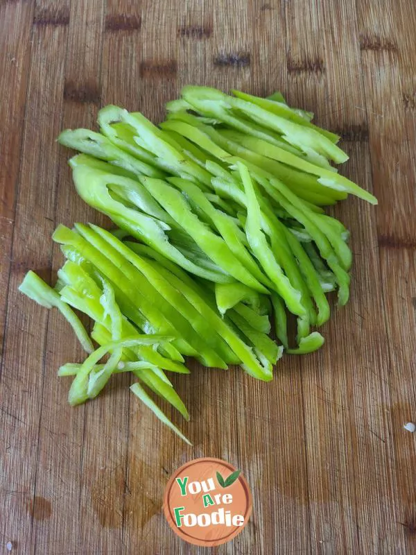 Stir fried Twice cooked pork with Hemerocallis citrina and green pepper