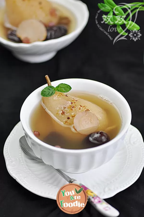 A-bowl-of-nourishing-and-moistening-lung-soup-indispensable-for-health-preservation-in-autumn----Wang's-ripe-pears