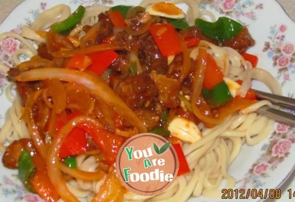 Fried meat noodles