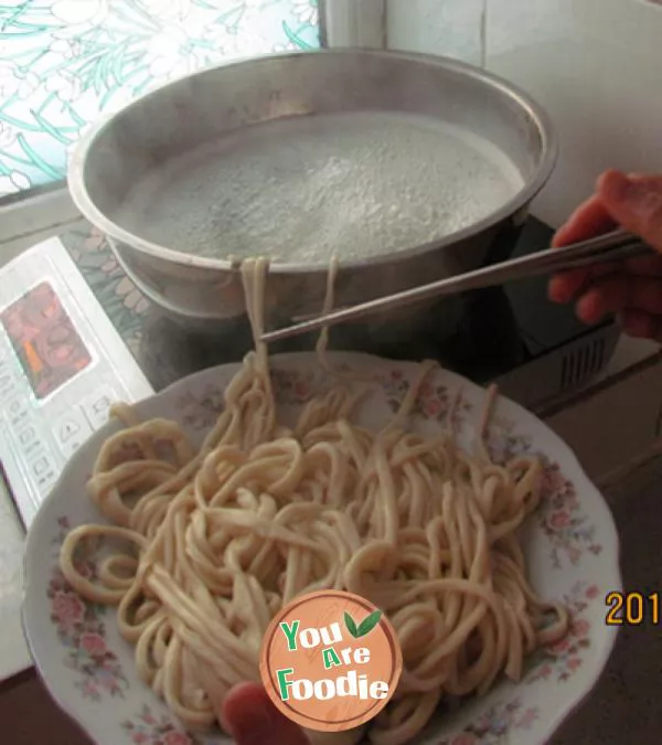 Fried meat noodles