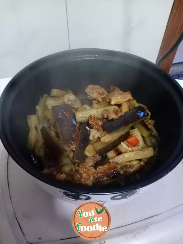 Salted fish and eggplant in casserole