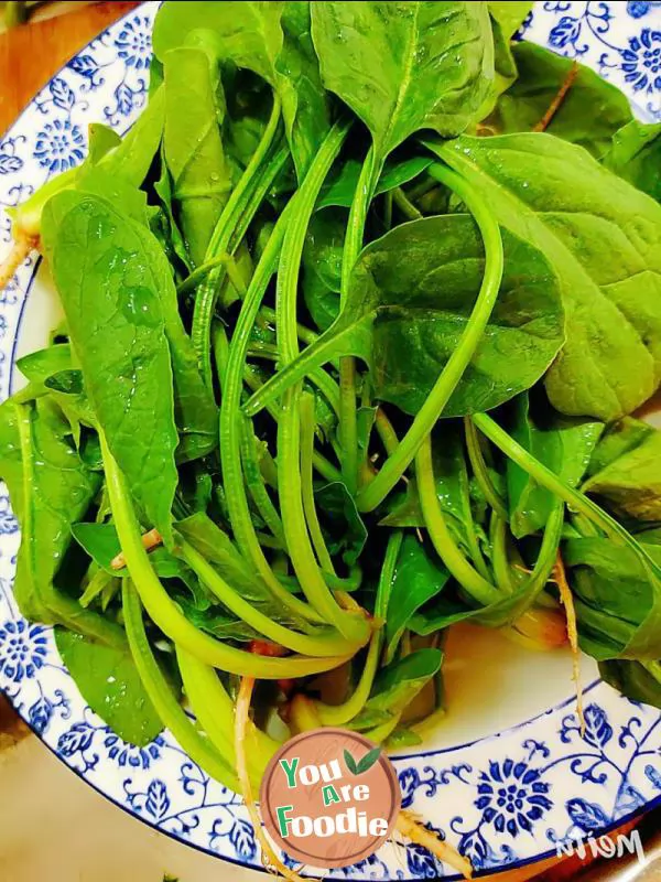 Bean curd with spinach oil