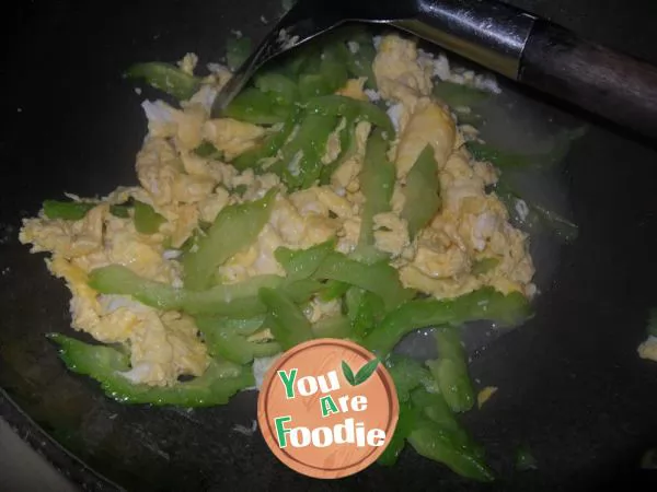 Bitter gourd scrambled eggs