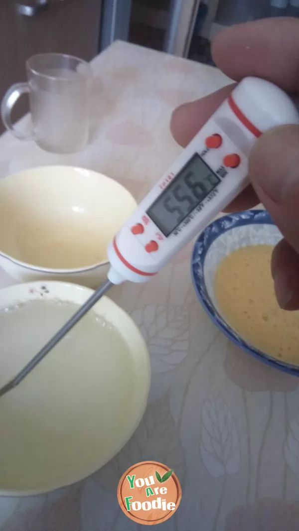 Steamed large bowl of egg soup in rice cooker