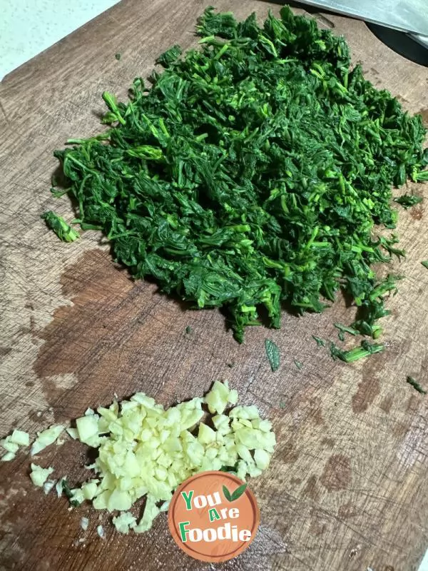 Garlic mashed mugwort