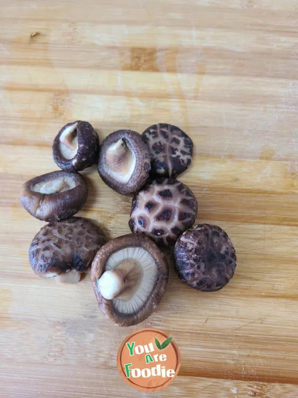 Stir fried mushroom with cabbage