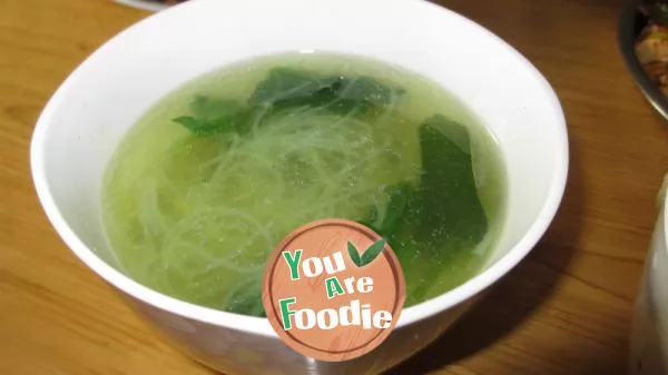 Spinach, shrimp and vermicelli soup