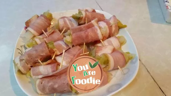 Bacon and pickled cabbage rolls