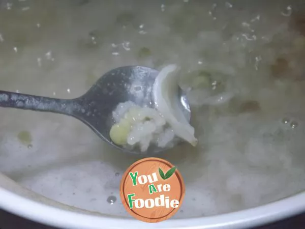 Congee with mung bean, Lily and chrysanthemum