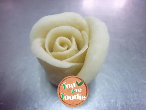 White rose - coconut flavored rose steamed bread