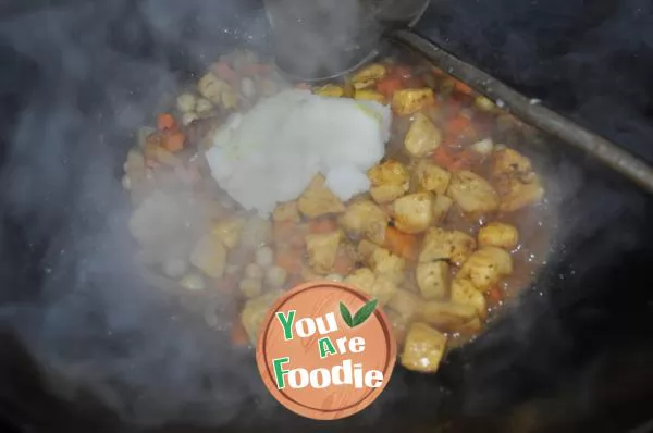 Creative curry fried rice with mashed potato
