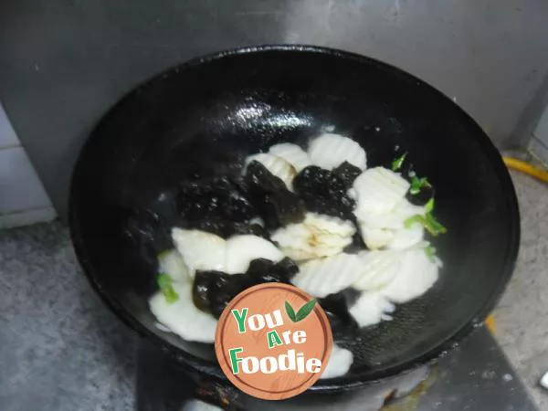 Fried yam with black fungus