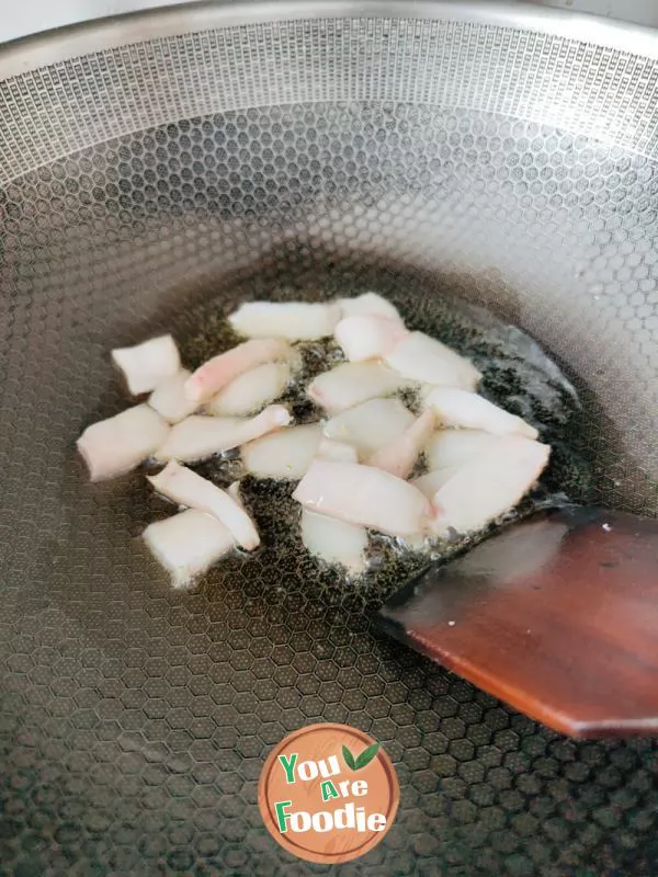 Fried meat with Pleurotus eryngii