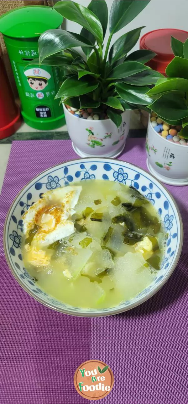 Fried-egg,-kelp-sprouts-and-winter-melon-soup