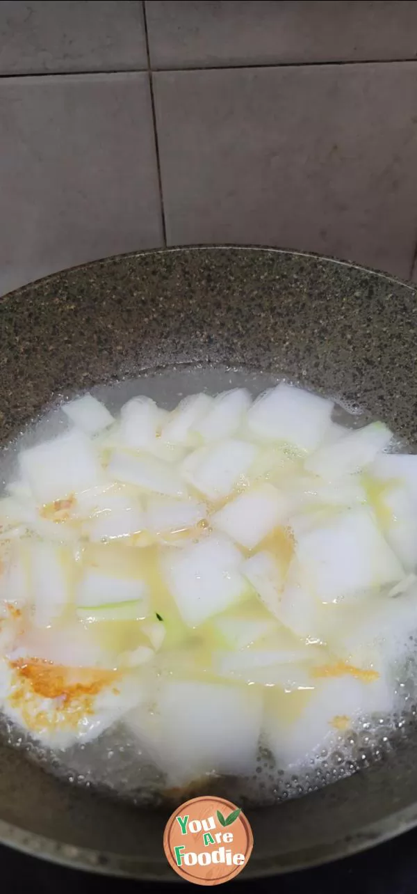 Fried egg, kelp sprouts and winter melon soup