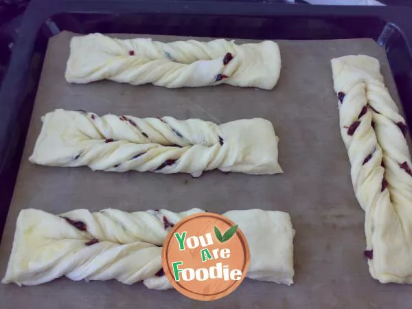 Cranberry Danish bun
