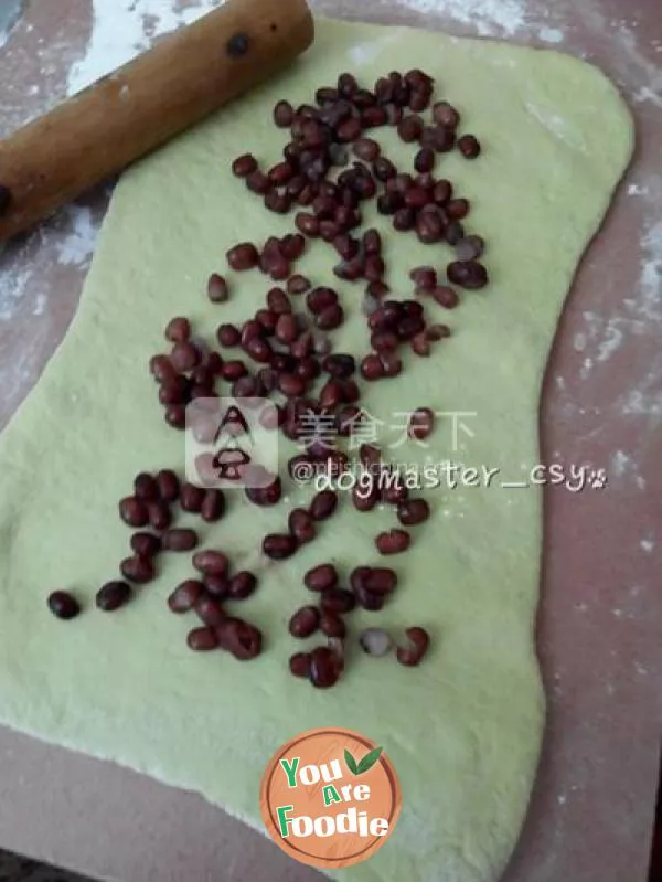 Baked a plain big steamed bread without egg and milk [Matcha red bean bread]