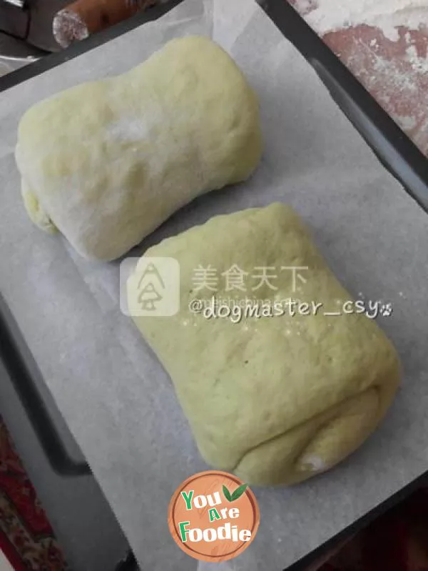 Baked a plain big steamed bread without egg and milk [Matcha red bean bread]