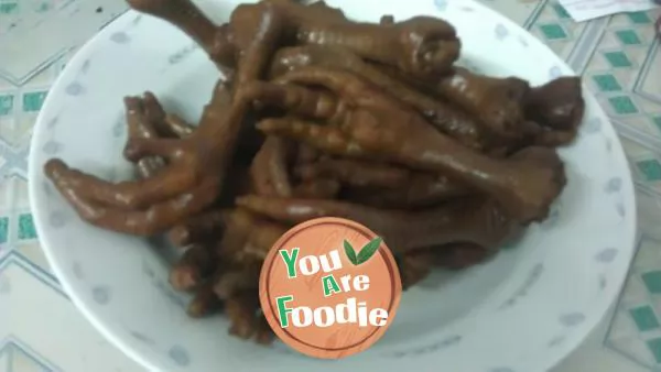 Braised chicken feet in soy sauce