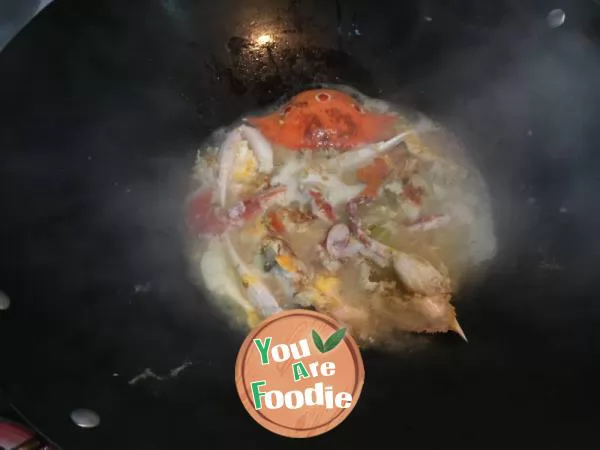 Fried crab with egg