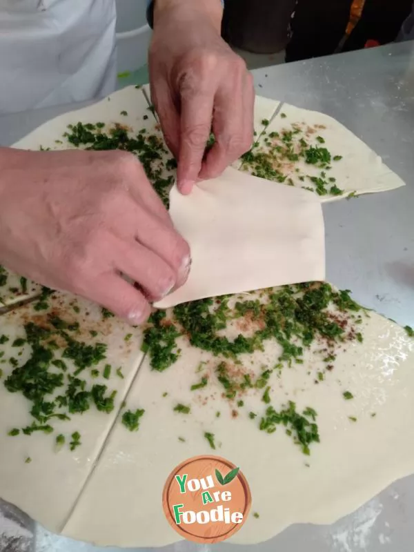 Fried noodles with Scallion