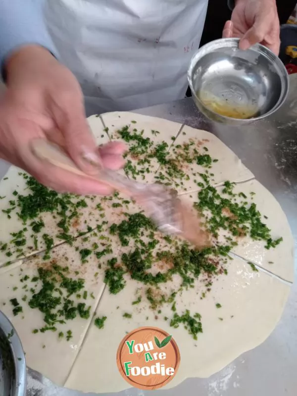 Fried noodles with Scallion