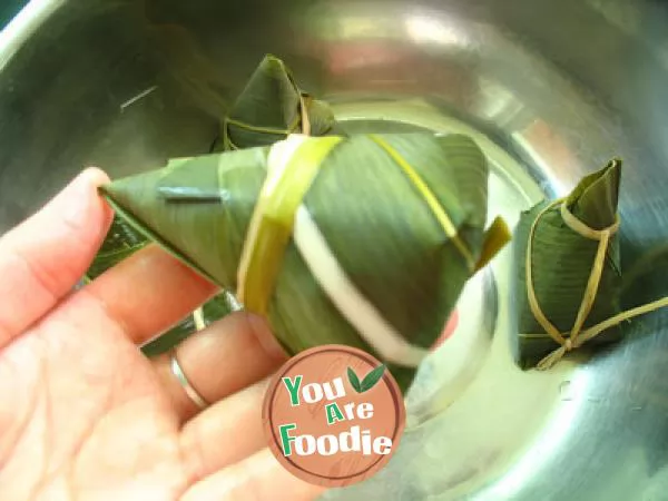 [Dragon Boat Festival · zongzi] triangle Zongbao method -- Hotan jujube zongzi