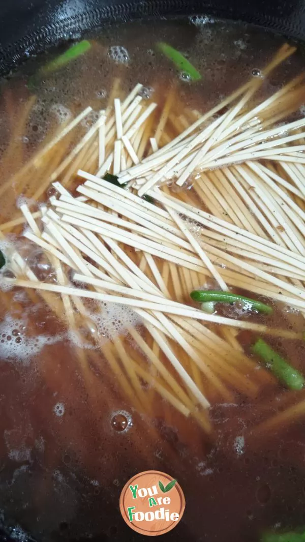 Braised Bean Noodles with Hanging Noodles