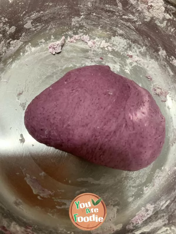 Steamed bun roll with purple potato and red berry