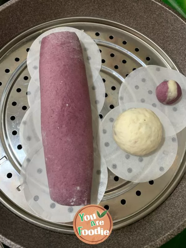 Steamed bun roll with purple potato and red berry