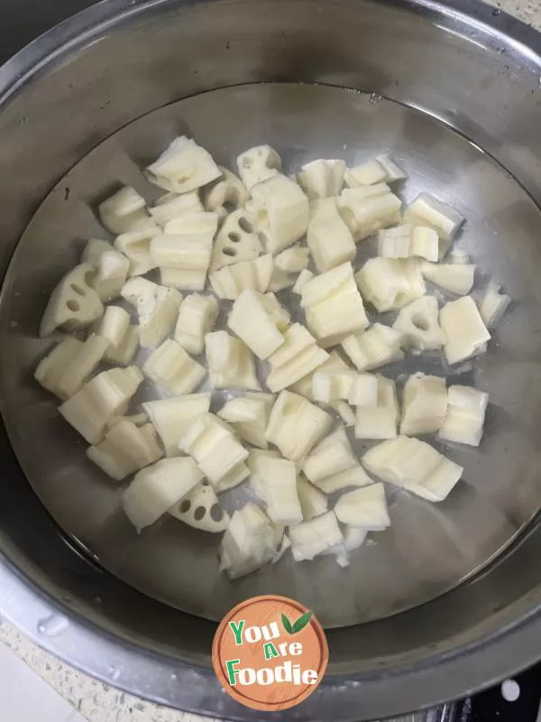 Braised diced lotus root