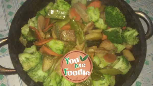 Stir fried in stone pot