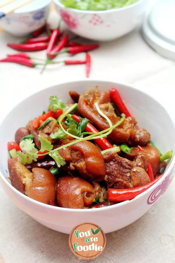 Braised pig feet