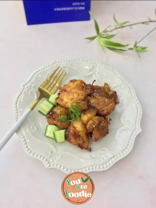 Fried-chicken-leg-in-air-frying-pan