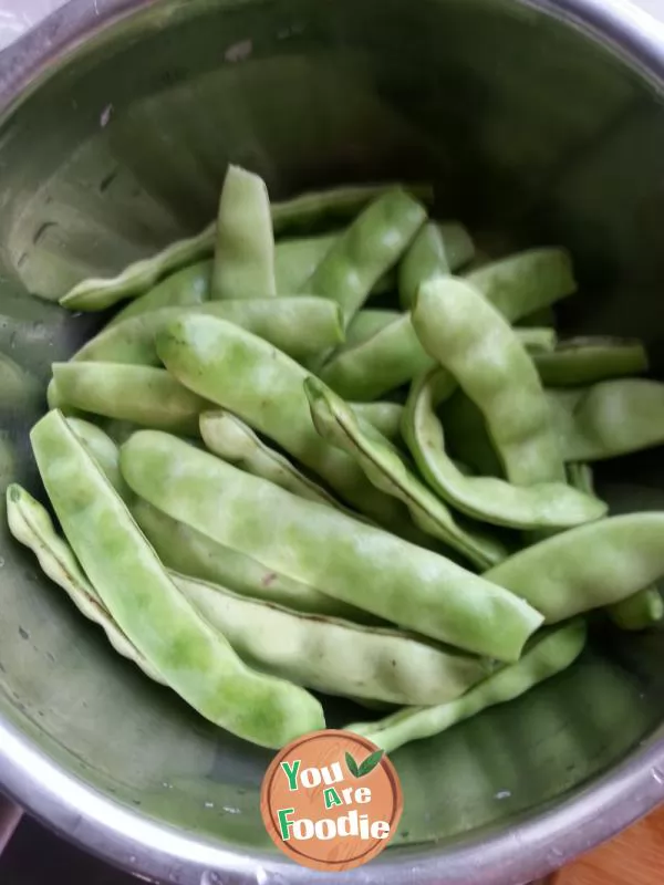 Stewed spareribs with beans