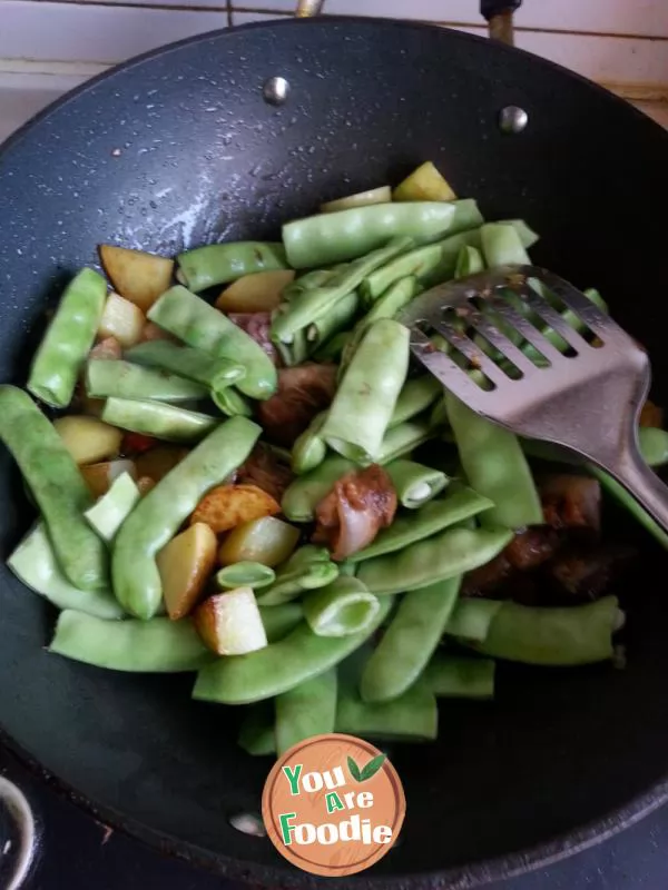 Stewed spareribs with beans