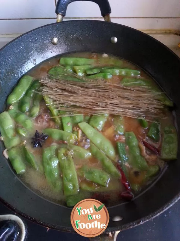 Stewed spareribs with beans