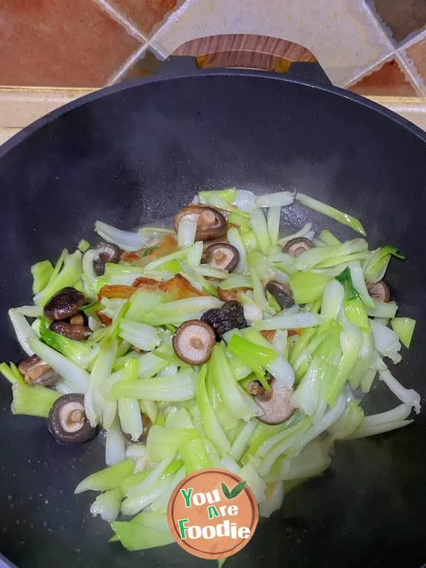 Fried Shanghai Green with Mushrooms