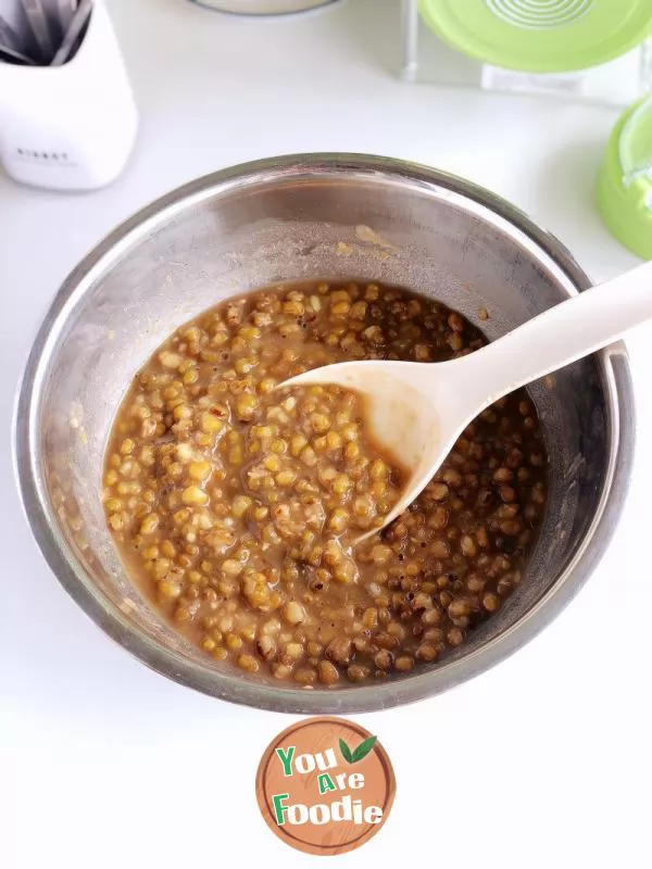 Milk and mung bean paste smoothie