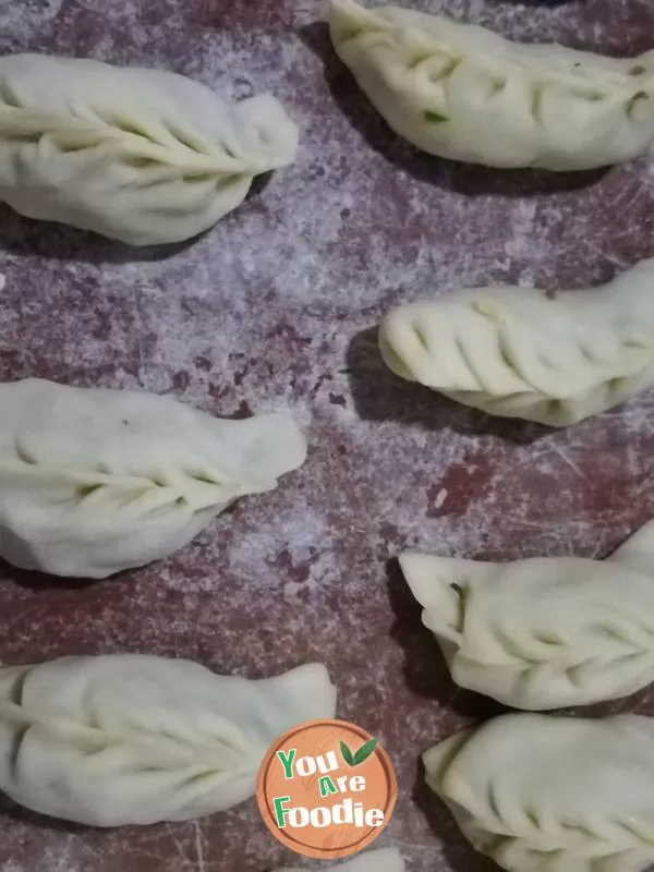 Dumplings with bamboo shoots, mushrooms and willow leaves