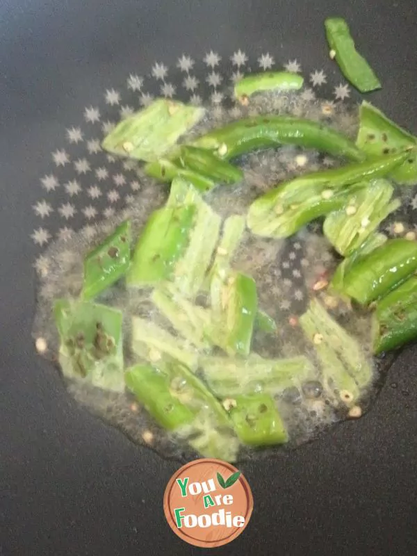 Stir fried Century egg with green pepper