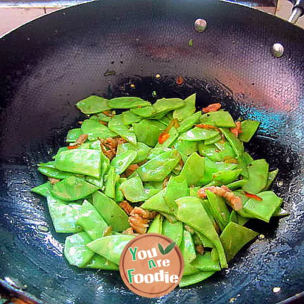 Braised lotus beans