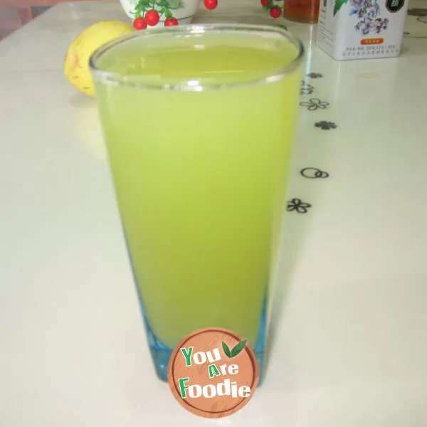 Pear yellow melon juice