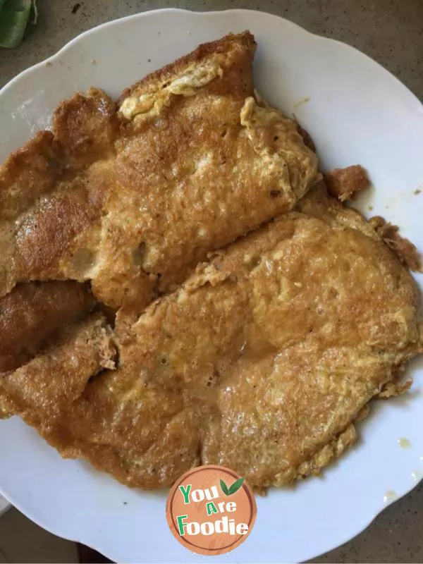 Fried eggs with crab seeds