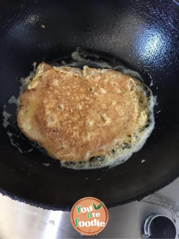 Fried eggs with crab seeds