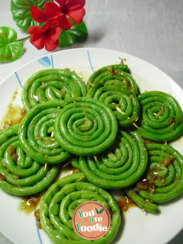 Cowpea rolls in oyster sauce