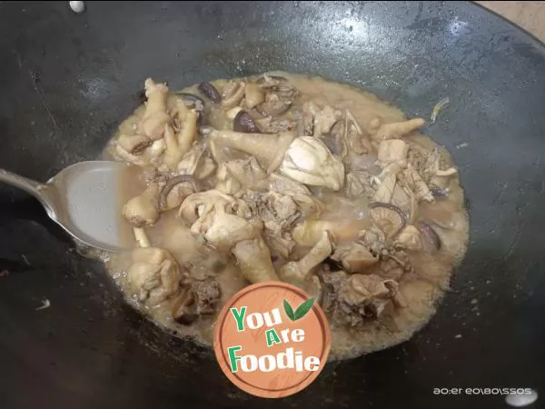 Braised chicken with mushrooms